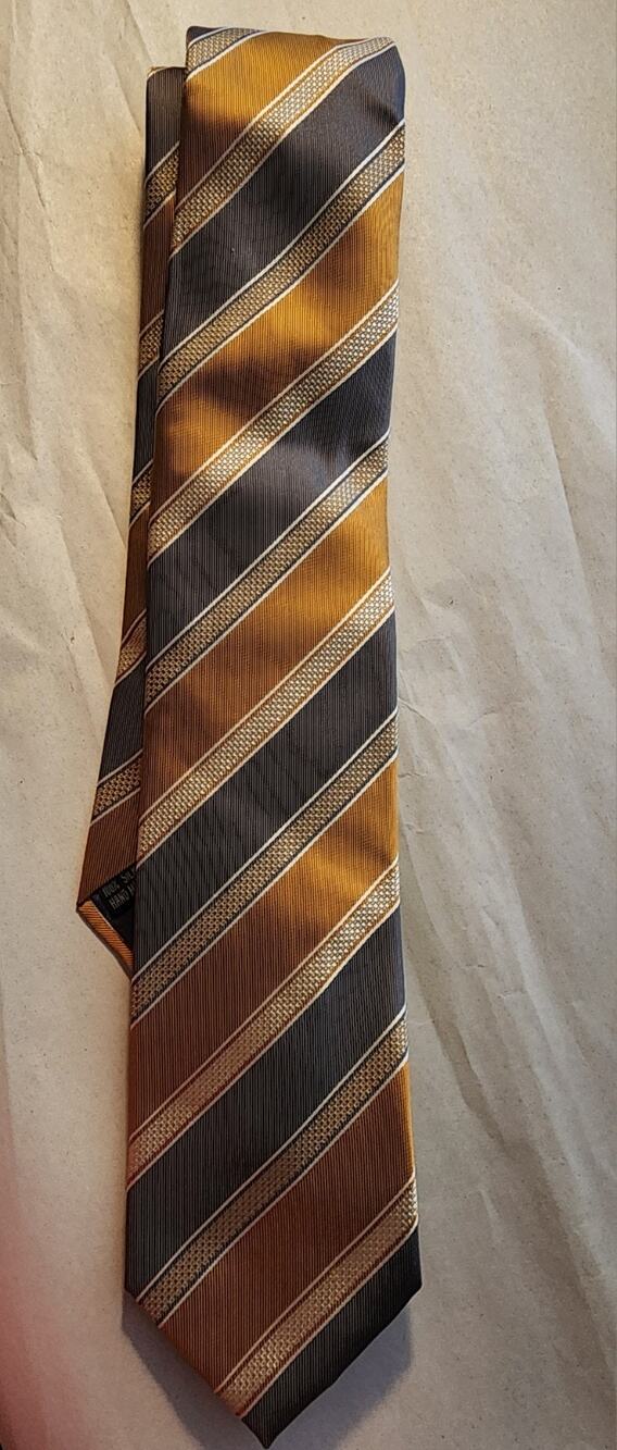 Astor & Black Custom Clothiers Tie 100% Silk Handmade Gold Black